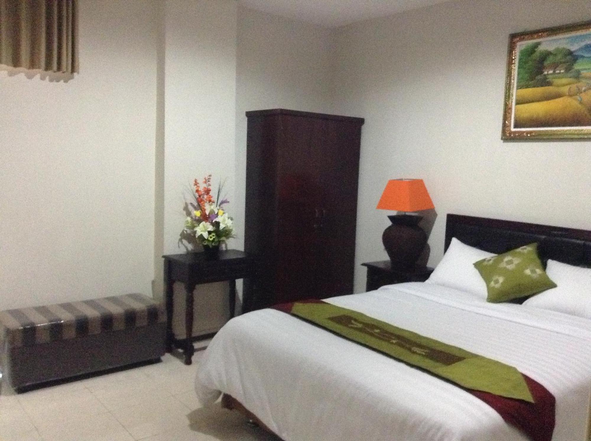 Tuban Torres Accommodation Kuta Lombok Exterior foto